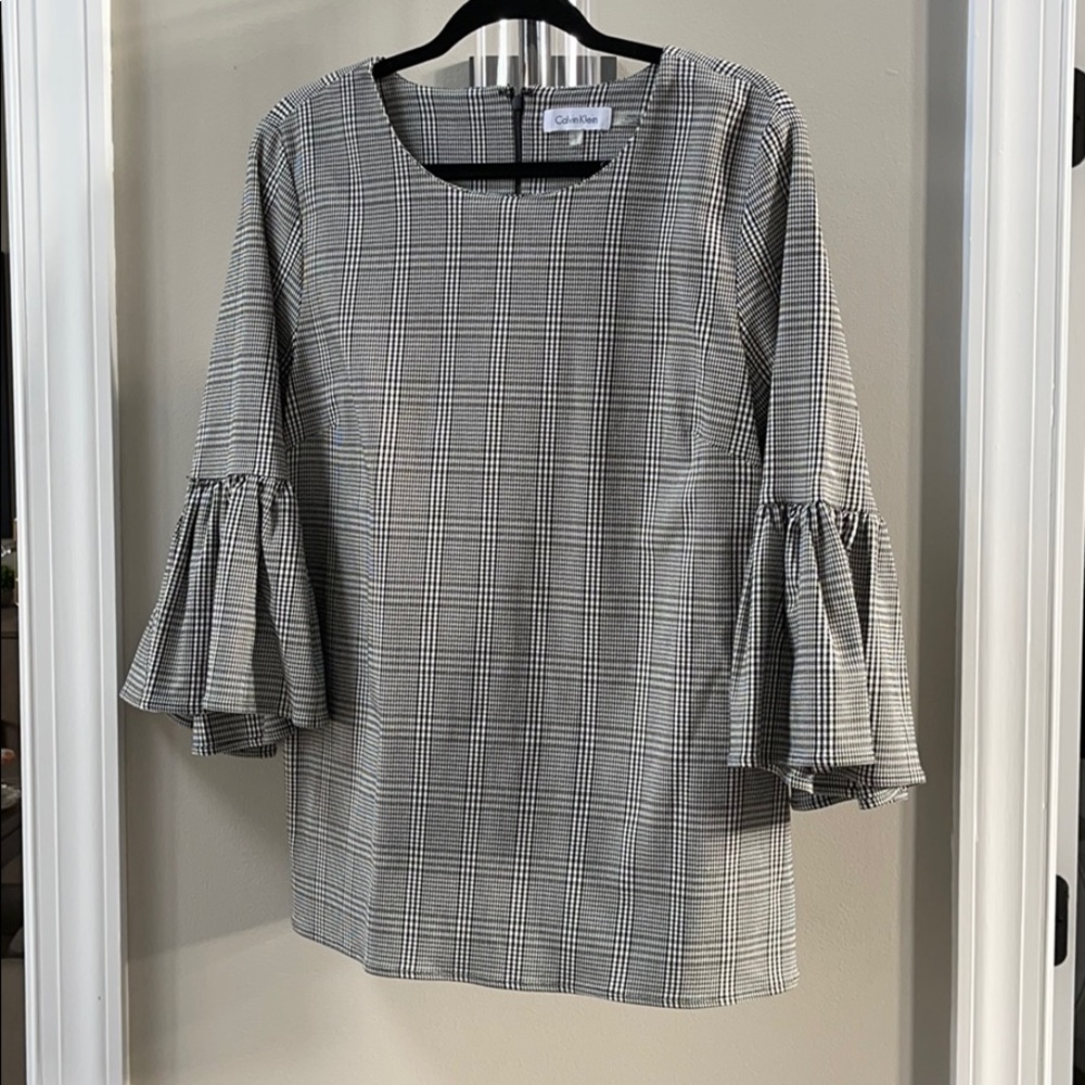 EUC Like New Calvin Klein Statement Sleeve Shirt